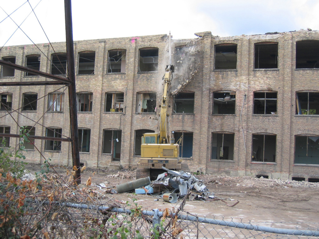 Delavan building demolition